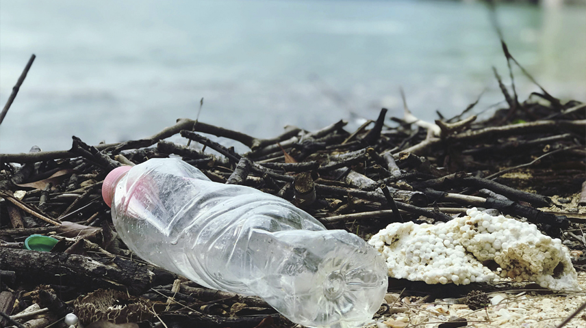 ¿Podemos atajar el problema de la contaminación por plásticos sin prescindir totalmente de ellos?