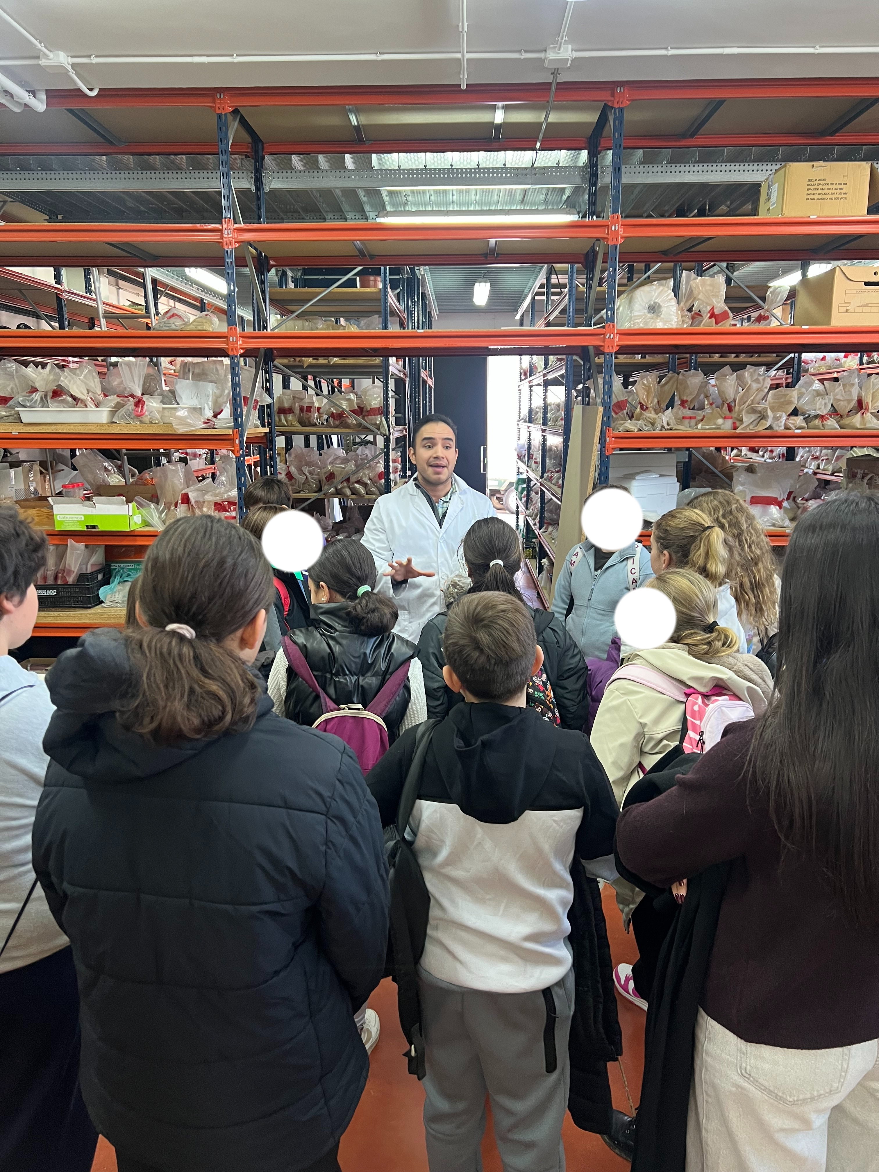 Taller impartido sobre el proyecto LIFE-HERMES, durante la jornada STEM en la EIMIA. 21/Noviembre/ 2025