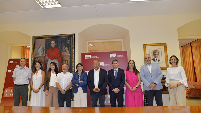 Firma del convenio marco de colaboración entre la UCLM y Repsol.
