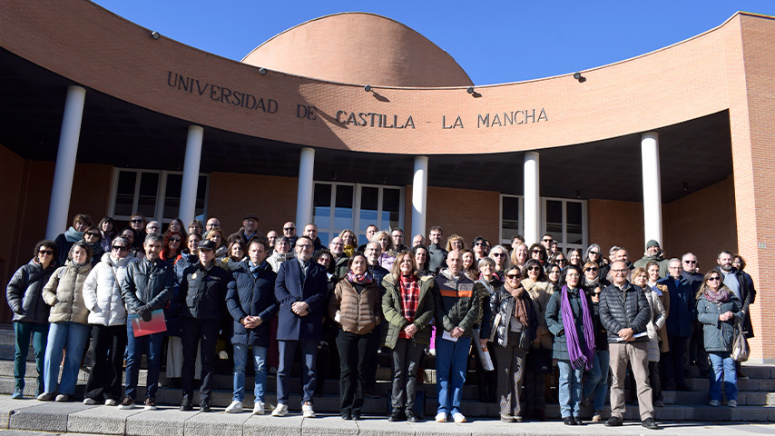 Lectura coral del manifiesto de la UCLM por el 25N