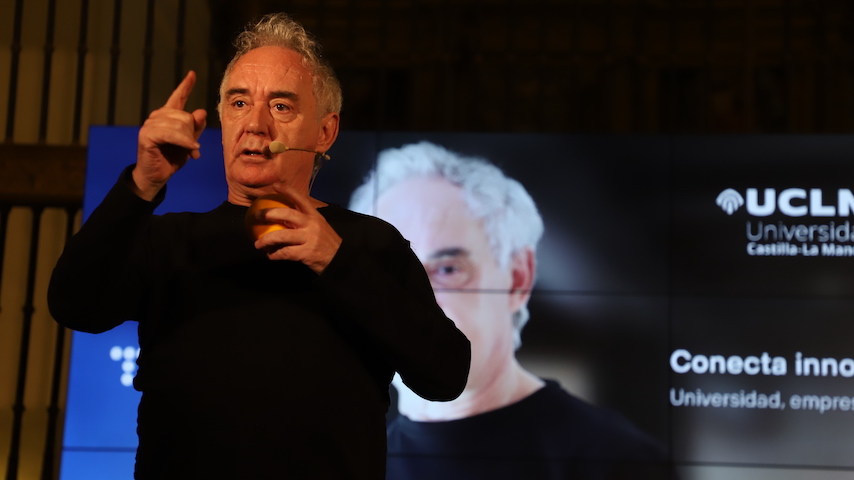 Ferran Adrià en el evento Conecta innovación de la Cátedra entre la UCLM y Telefónica.