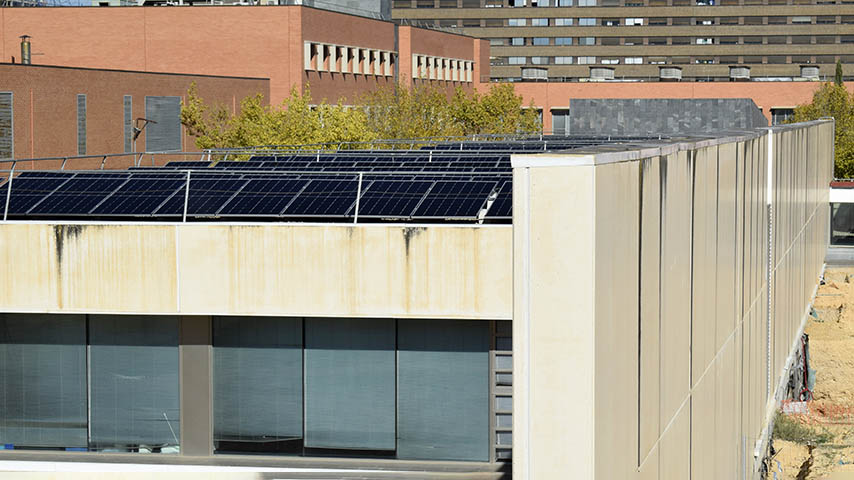 Presentación paneles fotovoltaicos en Campus Biosanitario AB